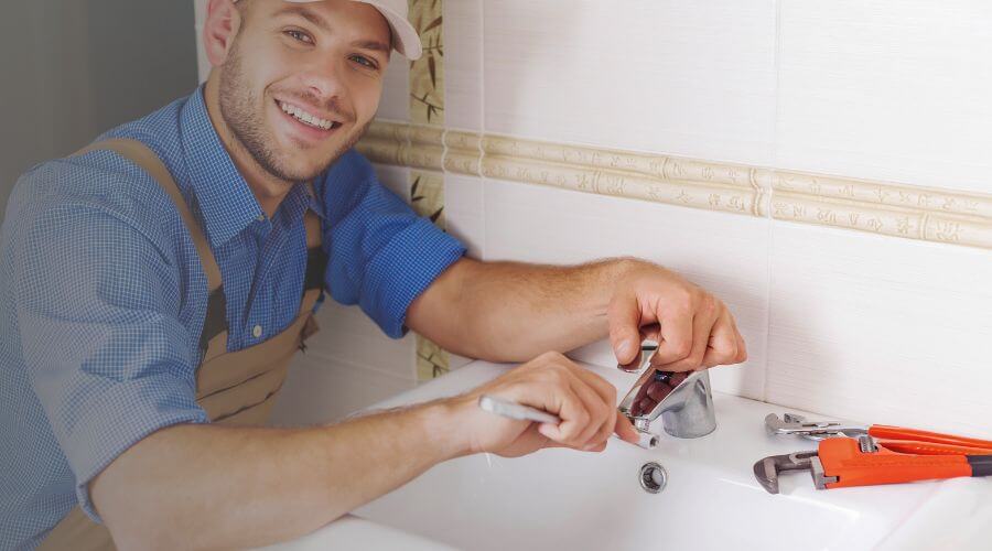 Handle or spout repair in Hornbeck, LA